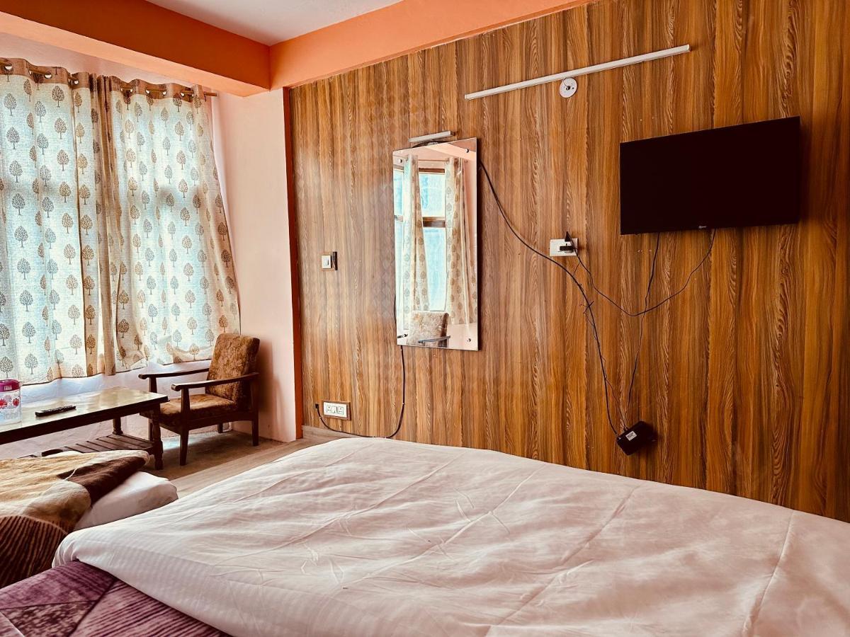 Hotel D Kanchan Manali ภายนอก รูปภาพ