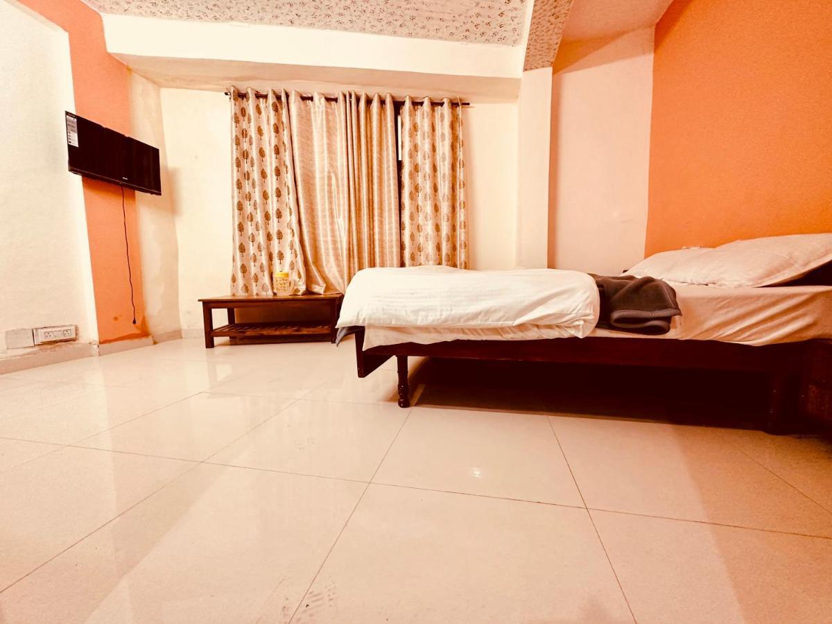 Hotel D Kanchan Manali ภายนอก รูปภาพ