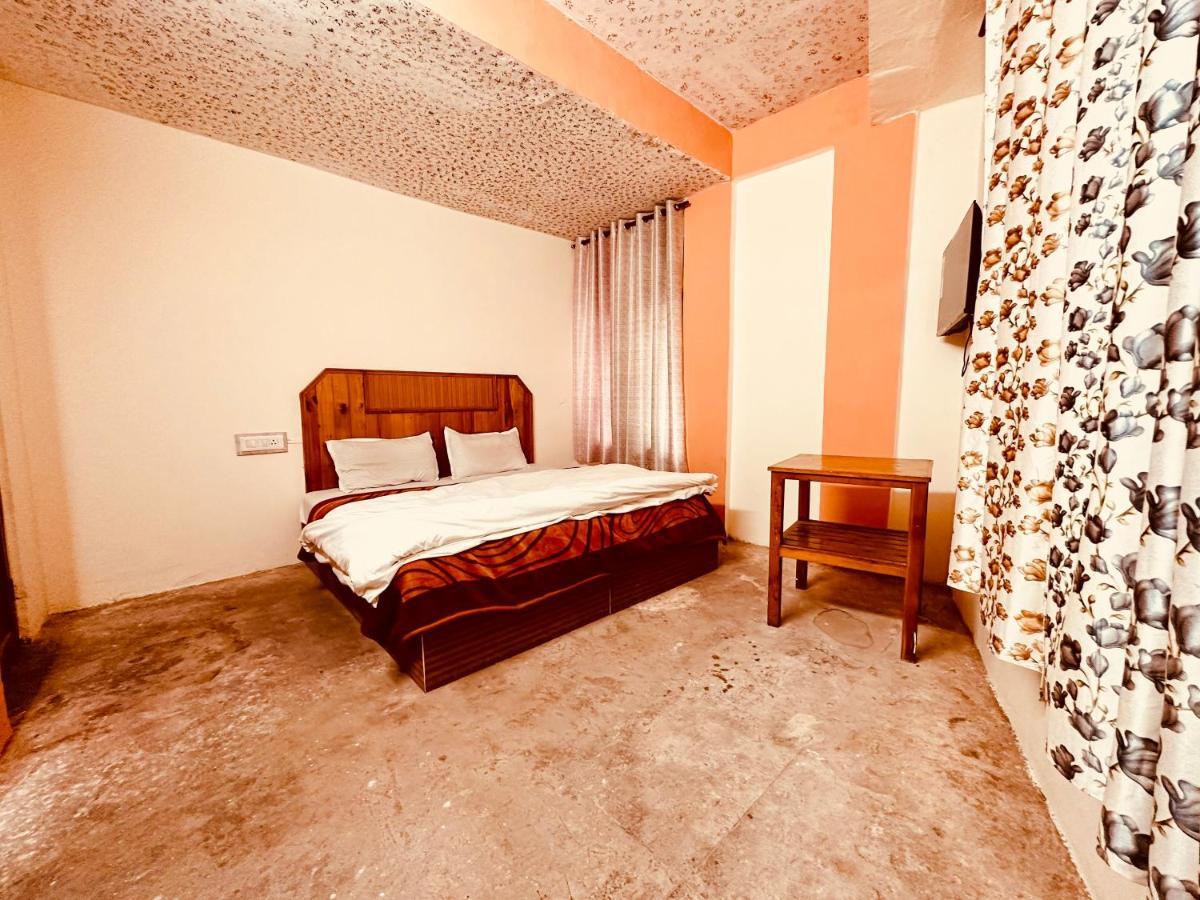 Hotel D Kanchan Manali ภายนอก รูปภาพ